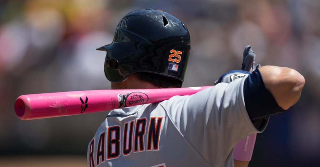 Louisville Slugger making pink bats for pros to swing on Mother's Day