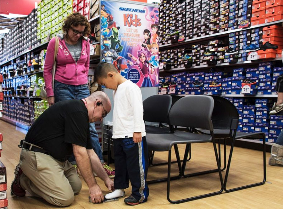 shoe carnival evansville hours