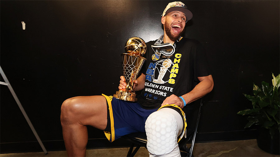 Report: Steph Curry Nearing $1B Lifetime Contract With Under Armour